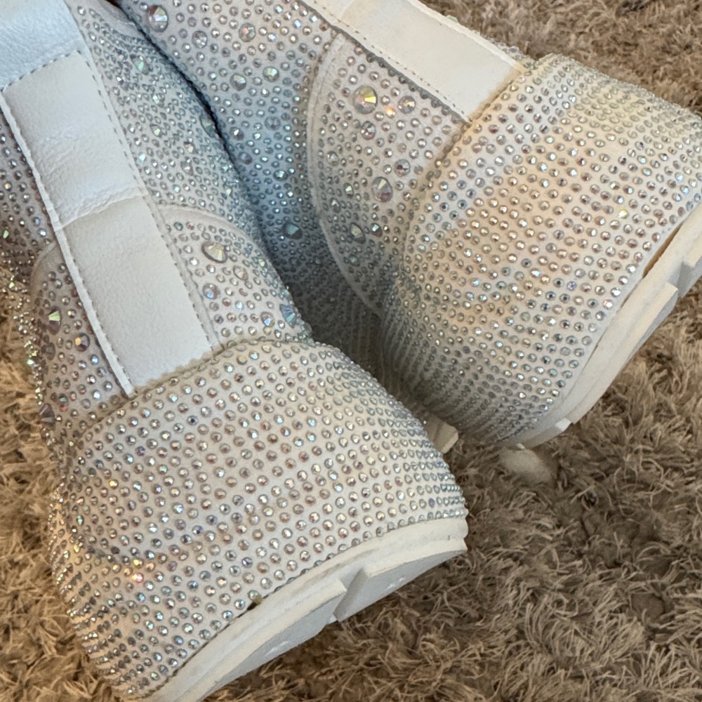 Women's White Rhinestone Boots - Picture 9 of 9